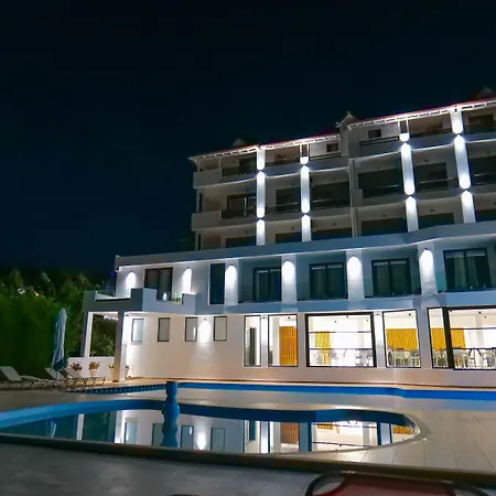 Emblem Hotel 4*