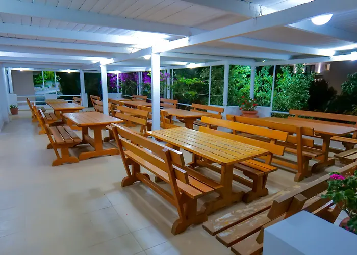 酒店 Emblem Sarandë