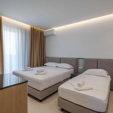 Hotel Emblem 4*