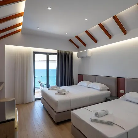 Hotel Emblem Sarande