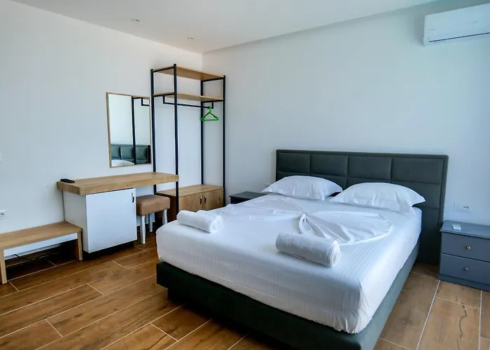 Emblem فندق ساراندا