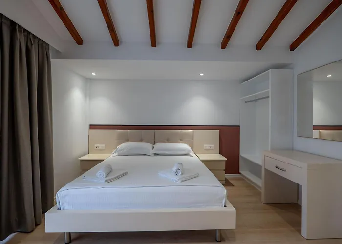 Emblem فندق ساراندا